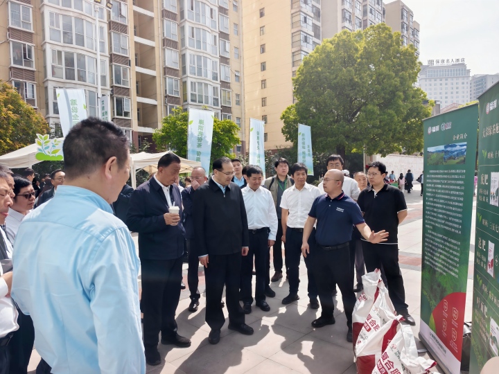 720  襄阳茶树肥活动现场.jpg