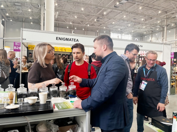 720   加滤镜--- 客户交流1(1)(1).jpg