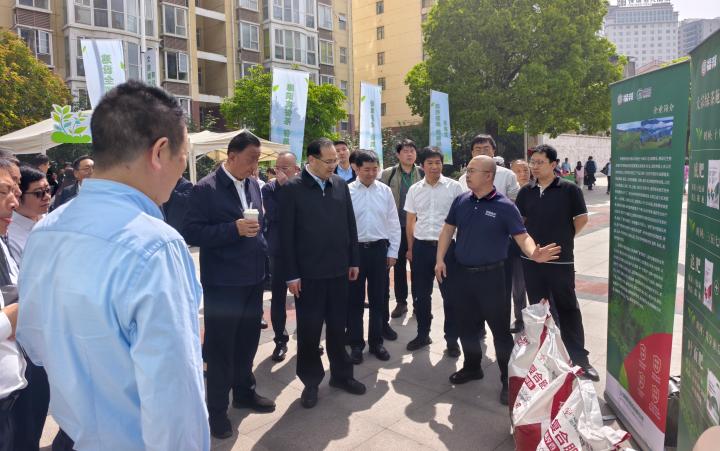 首秀即获关注！宜茶茶树专用肥亮相襄阳茶产销会